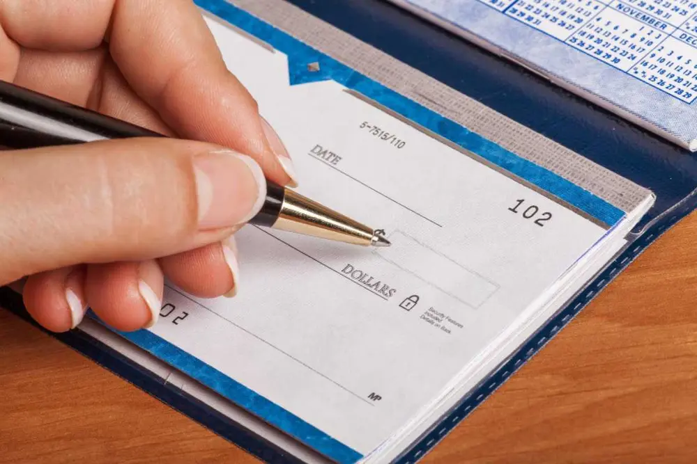 Como sair do cheque especial: fuja dos juros altos
